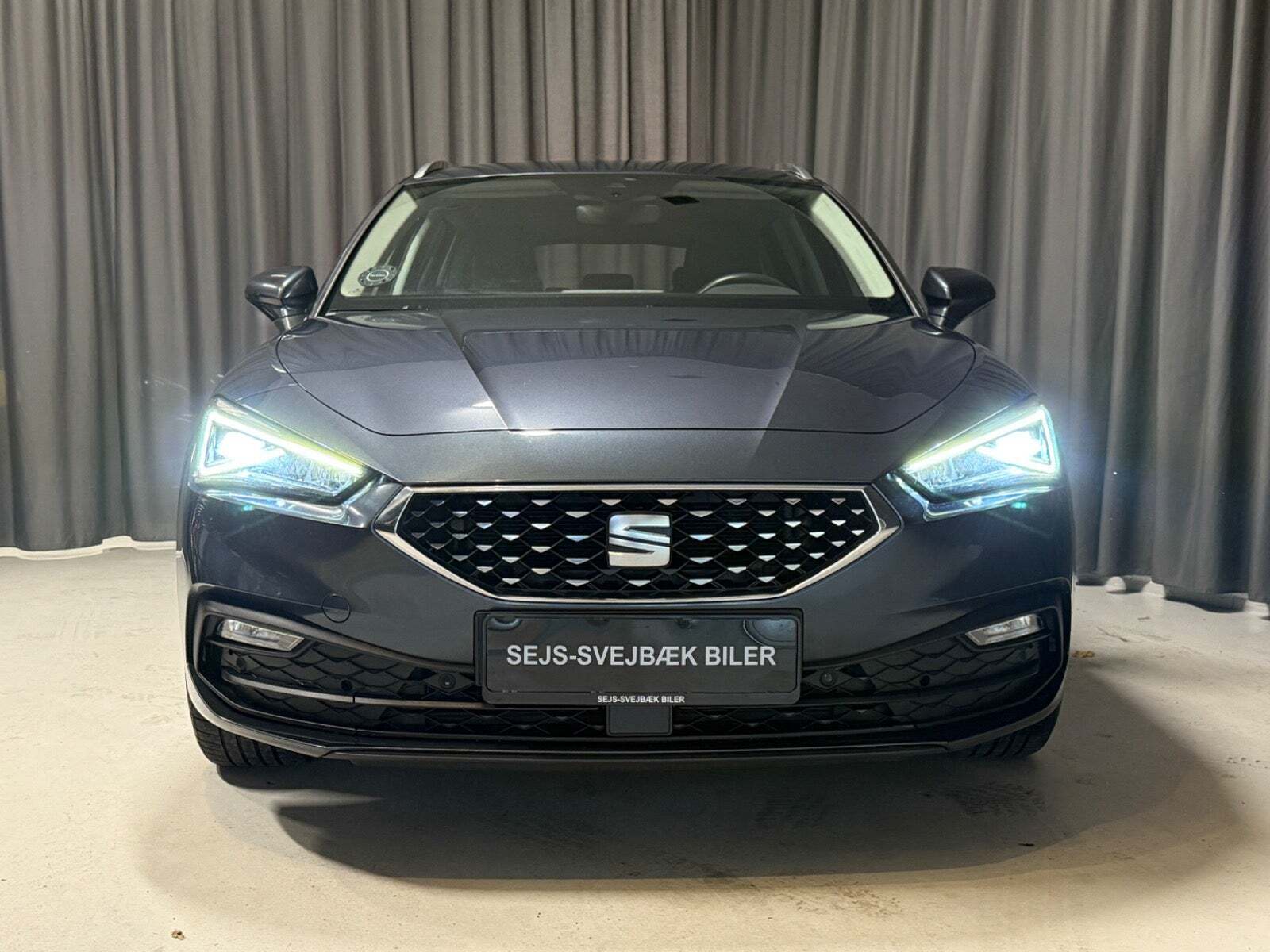 Grå Seat Leon fra 2021