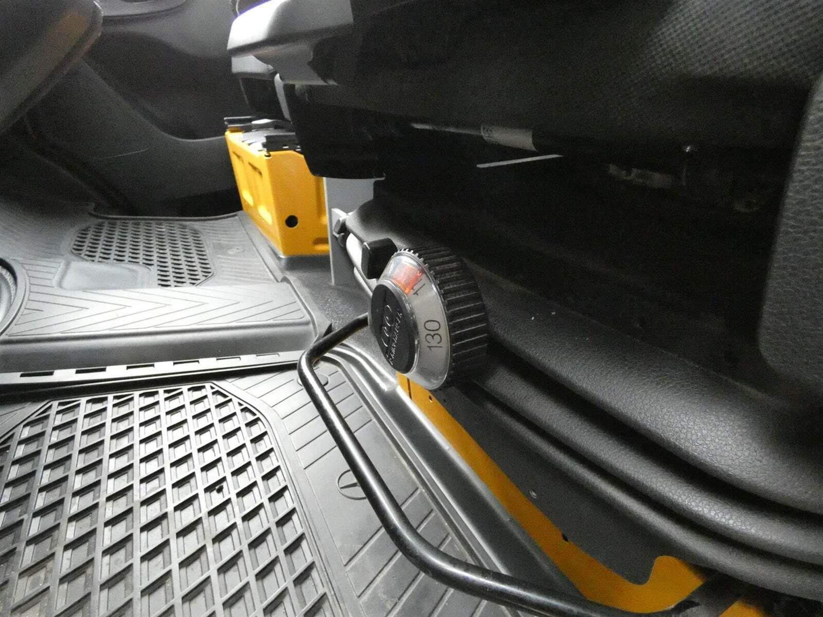 Gul Mercedes Sprinter 316 fra 2018