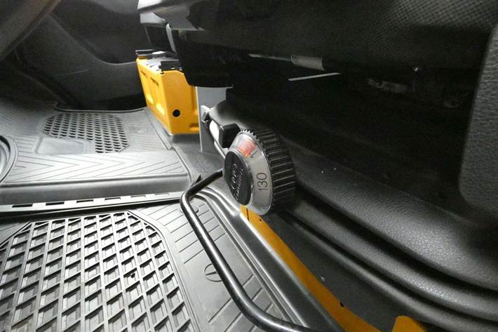 Gul Mercedes Sprinter 316 fra 2018