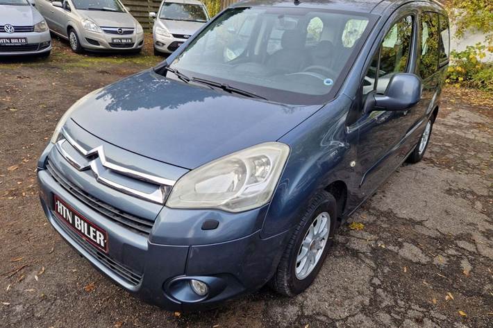 Grå Citroën Berlingo fra 2011 set udefra