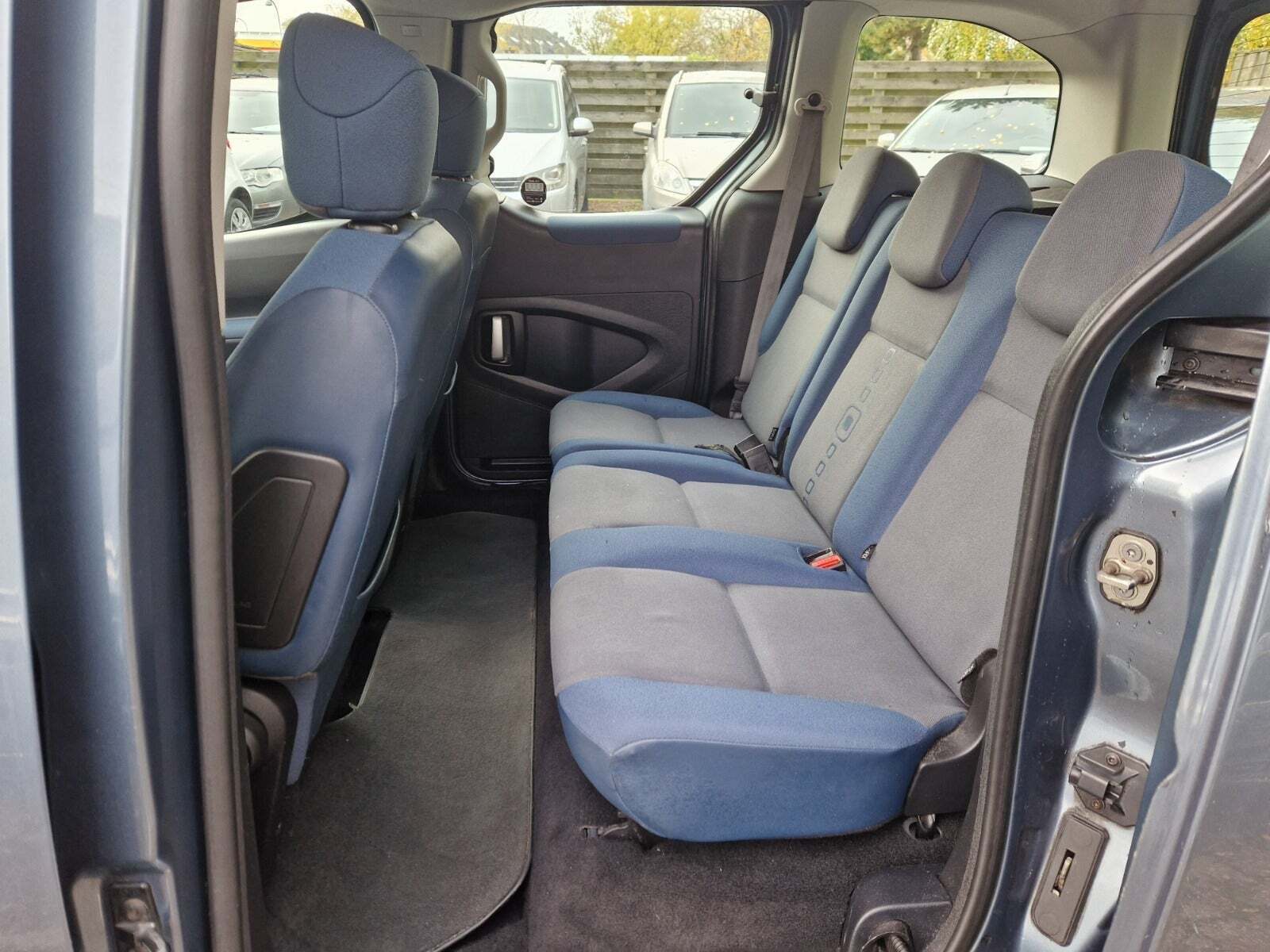 Grå Citroën Berlingo fra 2011