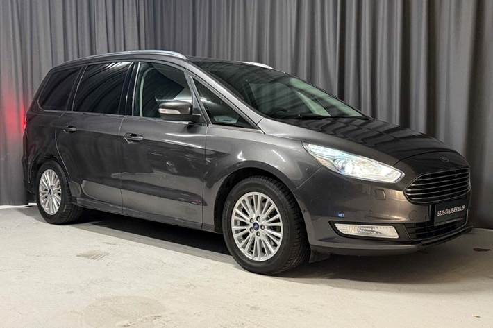 Grå Ford Galaxy fra 2019 set udefra