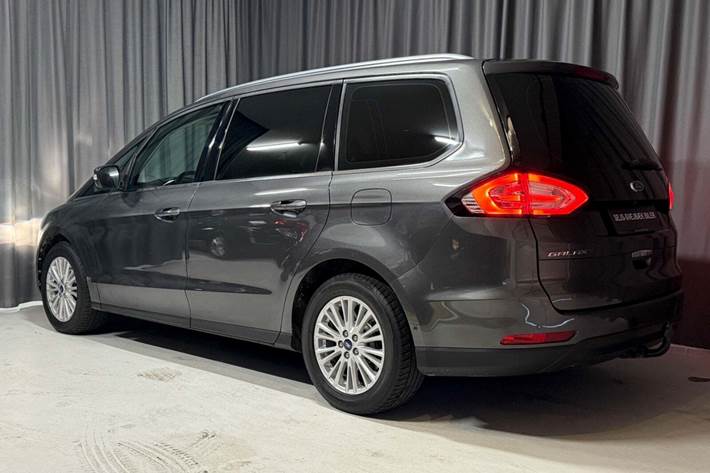 Grå Ford Galaxy fra 2019