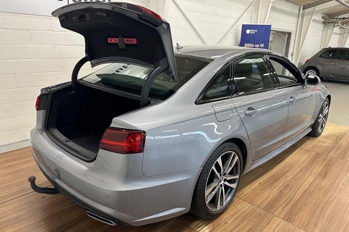 Grå Audi A6 fra 2016