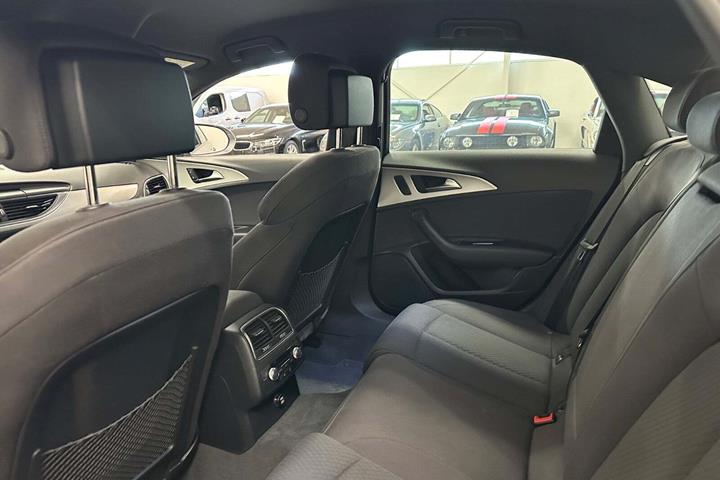Grå Audi A6 fra 2016