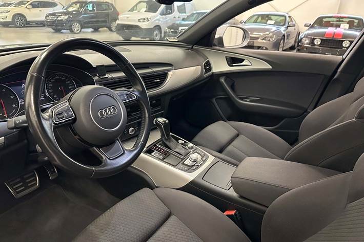 Grå Audi A6 fra 2016