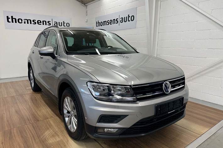 Sølv VW Tiguan fra 2018 set udefra