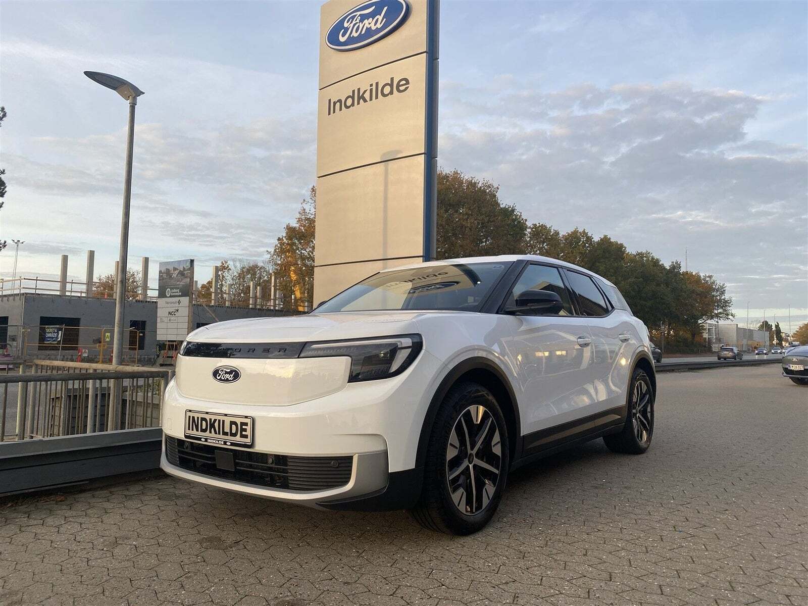 Ford Explorer 82 Select Extended Range