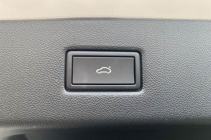 Hvid Ford Explorer fra 2024