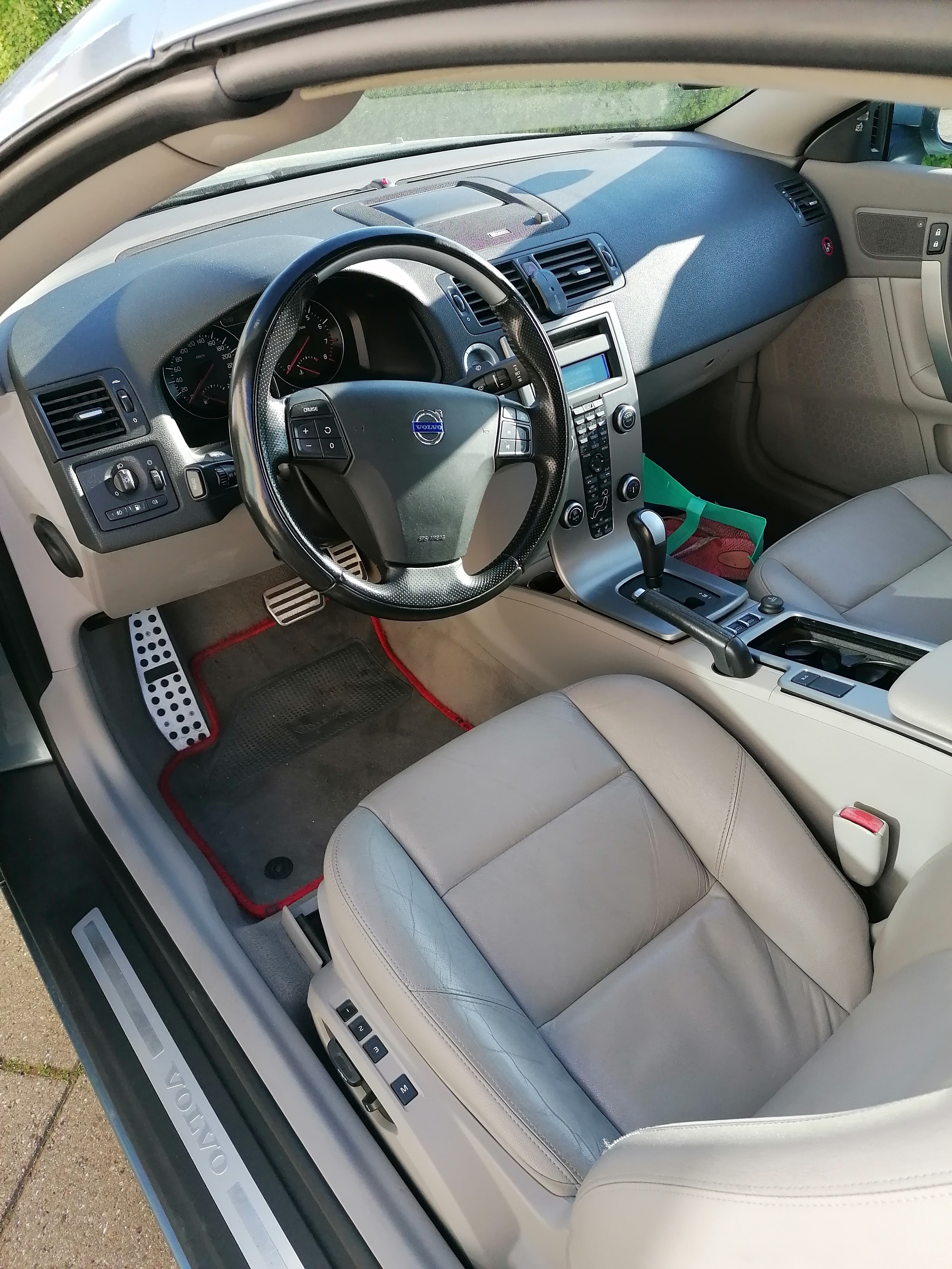 Blå Volvo C70 fra 2009