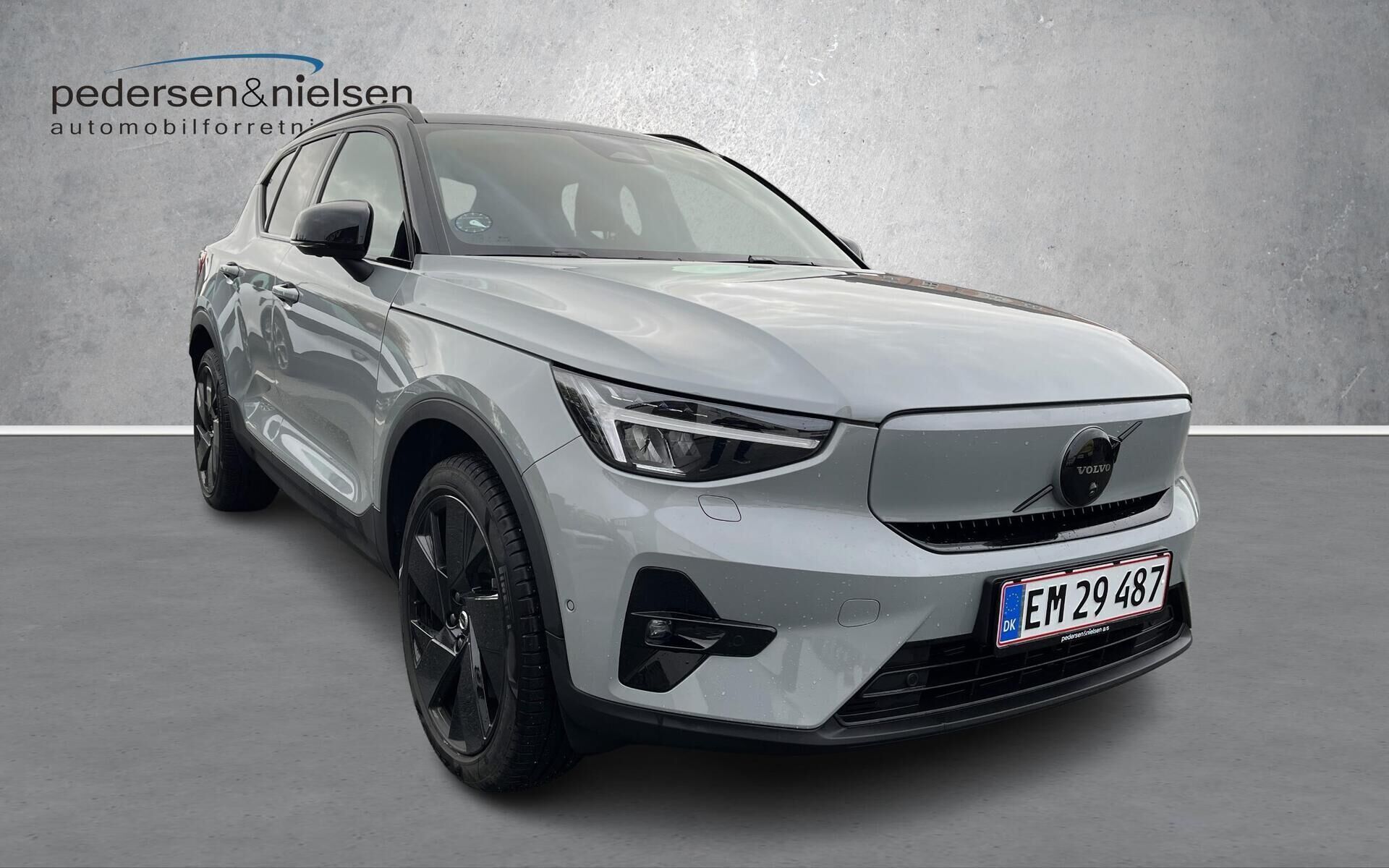 Volvo EX40 Single Motor Extended Range Black Edition 252HK 5d Aut.