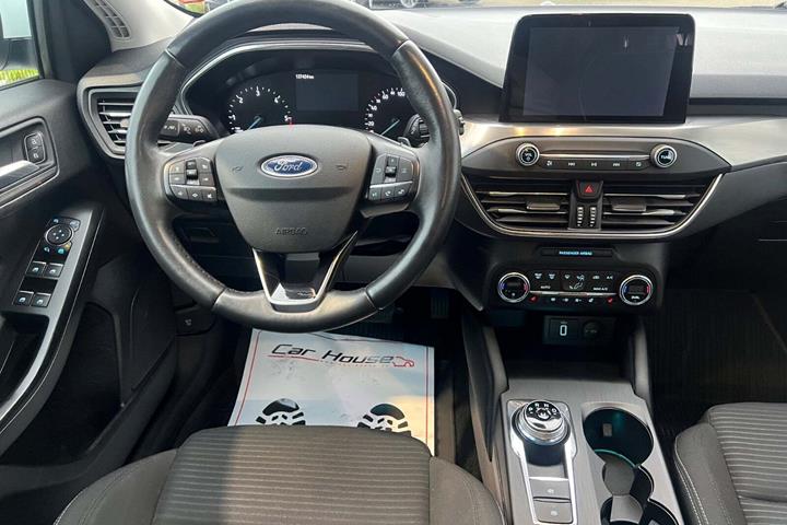 Hvid Ford Focus fra 2020