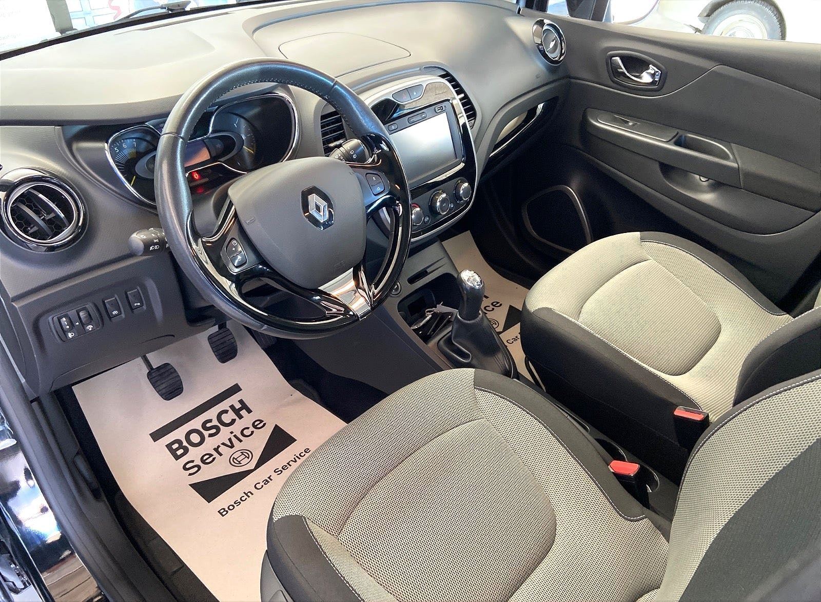 Sort Renault Captur fra 2015