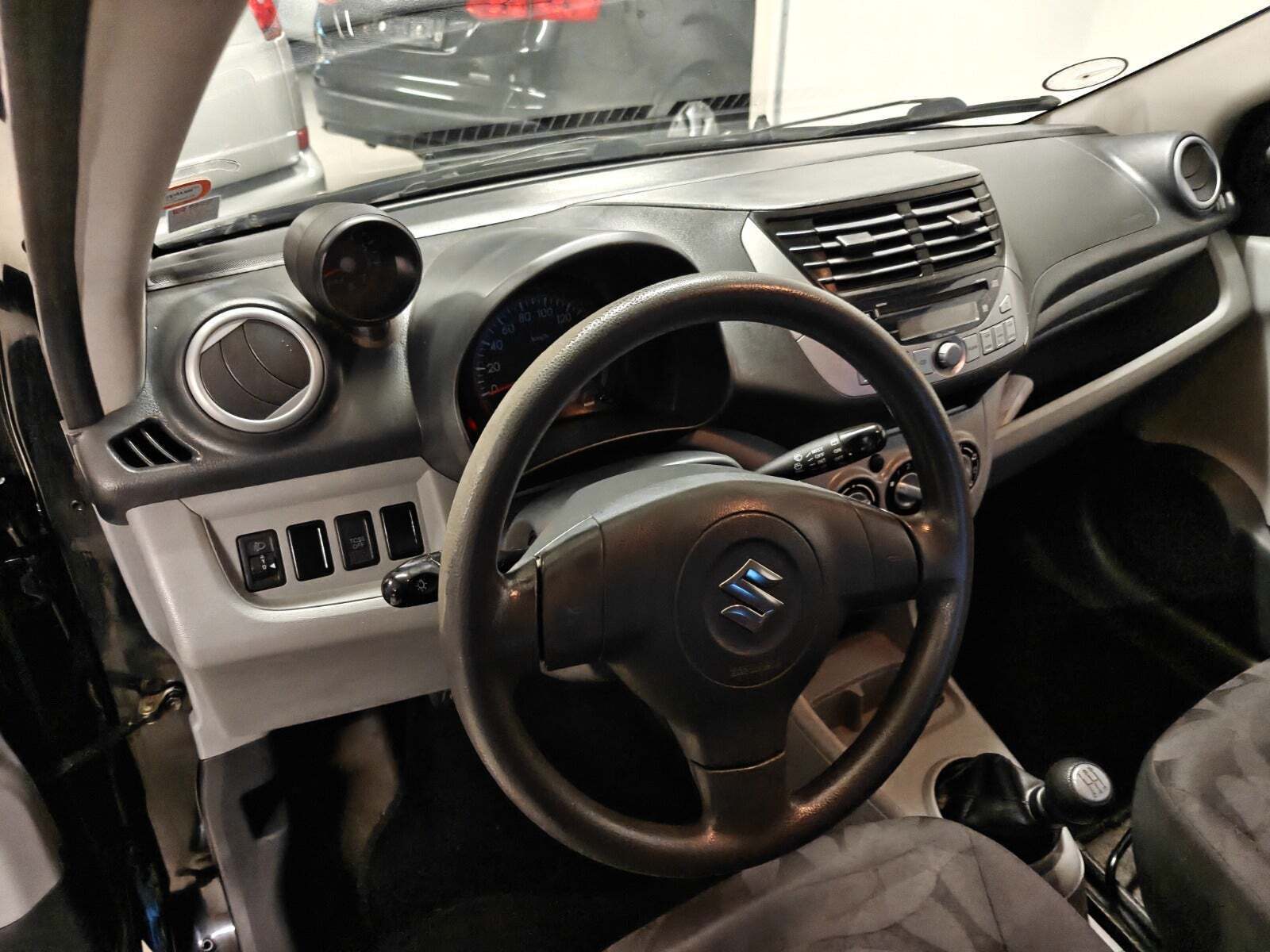 Gul Suzuki Alto fra 2010