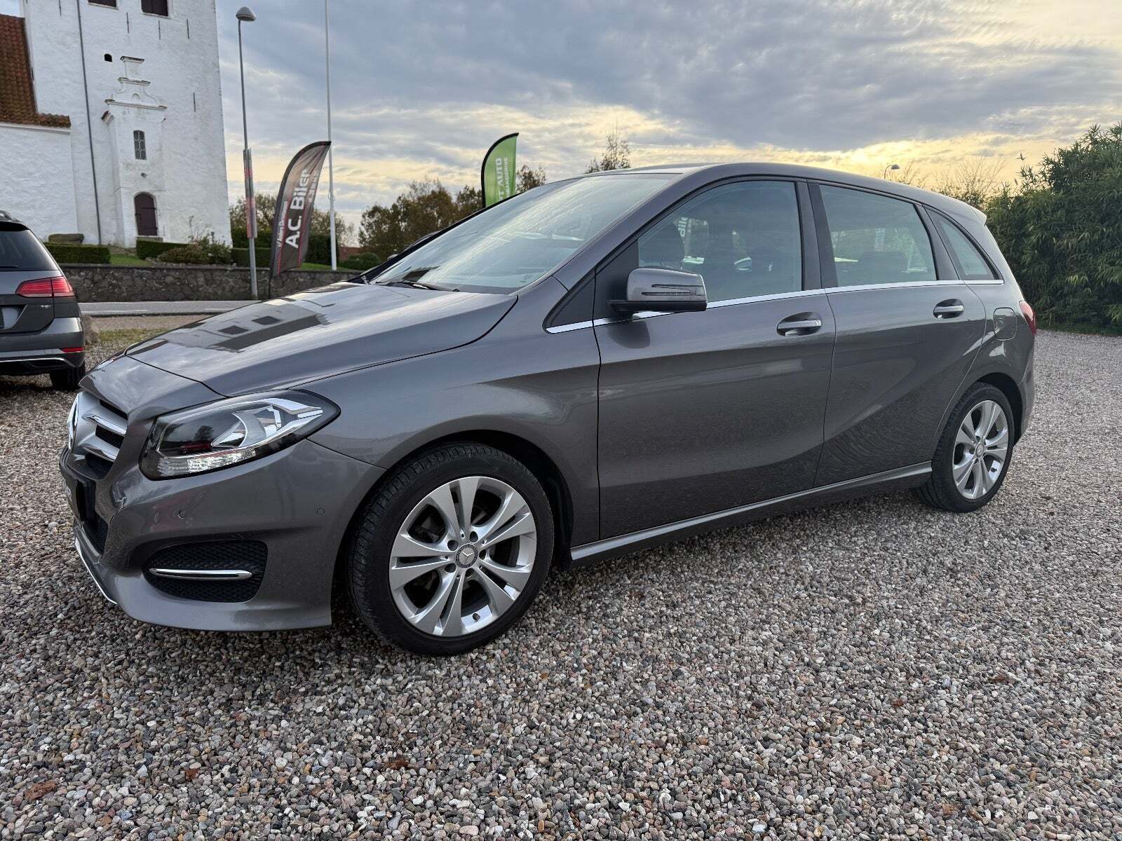 undefined Mercedes B180 d fra 2016