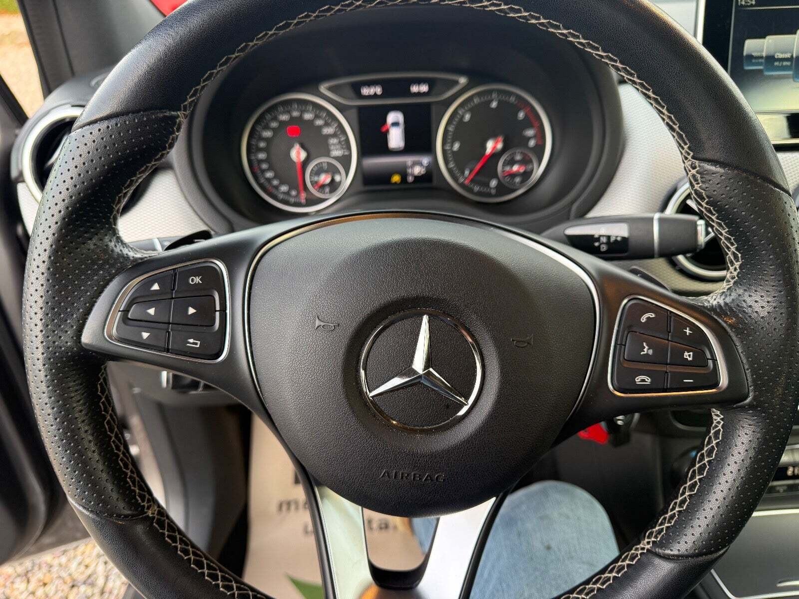 undefined Mercedes B180 d fra 2016