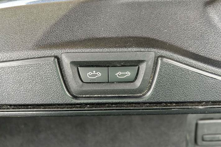 Grå BMW X5 fra 2020