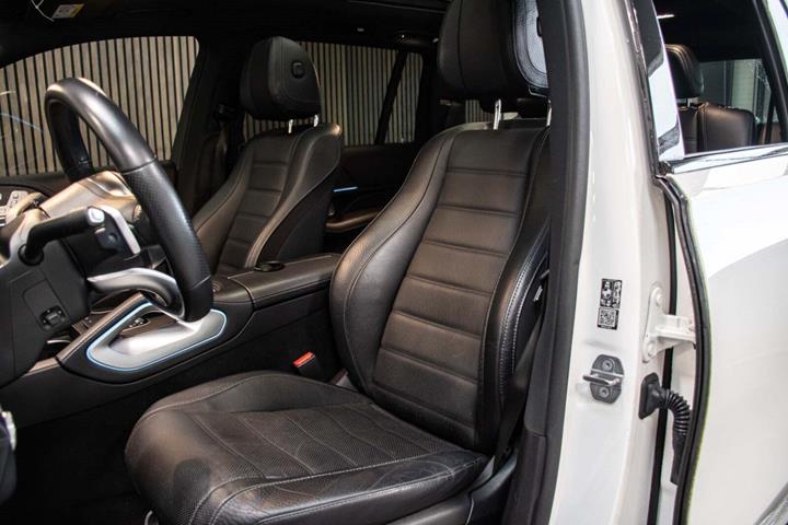 Hvid Mercedes GLS400 d fra 2020 set indefra