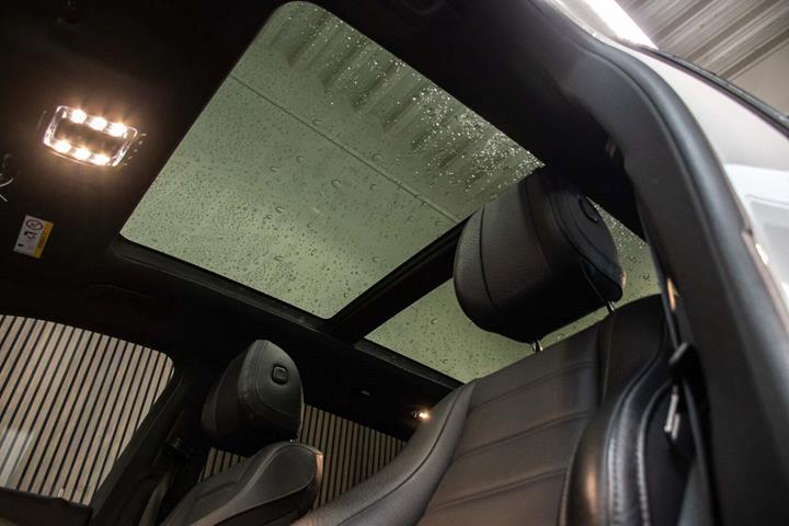 Hvid Mercedes GLS400 d fra 2020 set indefra