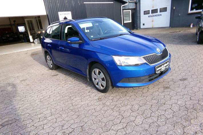 Blå Skoda Fabia fra 2018