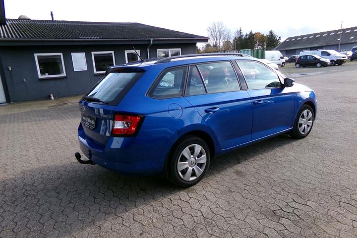 Blå Skoda Fabia fra 2018