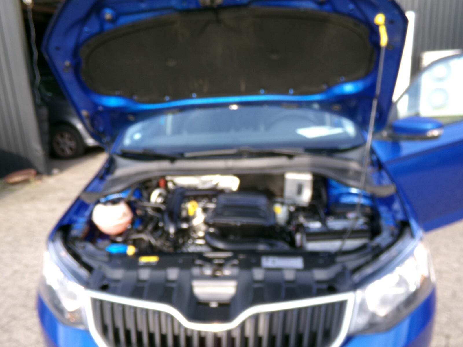 Blå Skoda Fabia fra 2018