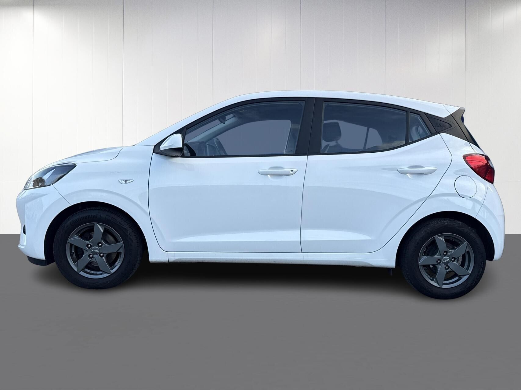 Hvid Hyundai i10 fra 2022