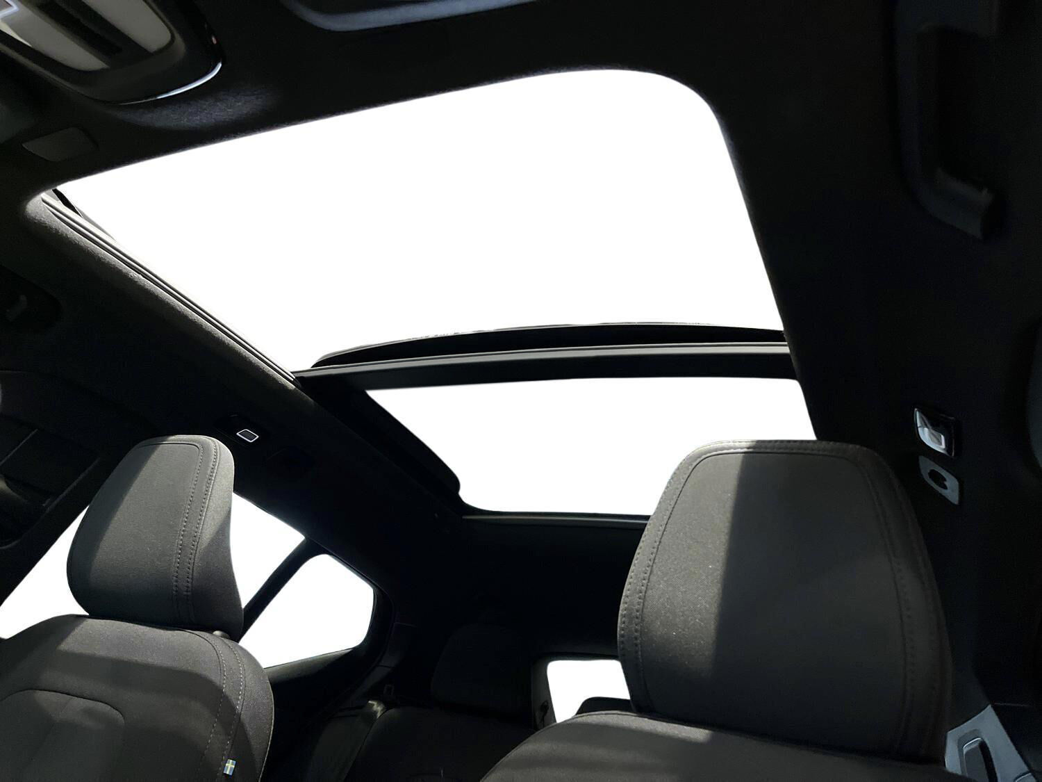 Sort Volvo EX40 fra 2025