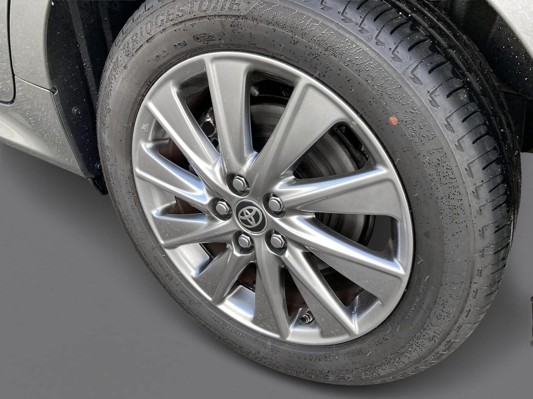 Bronze Toyota Yaris fra 2022