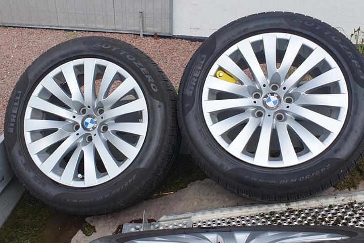 Sølv BMW 740 fra 2005