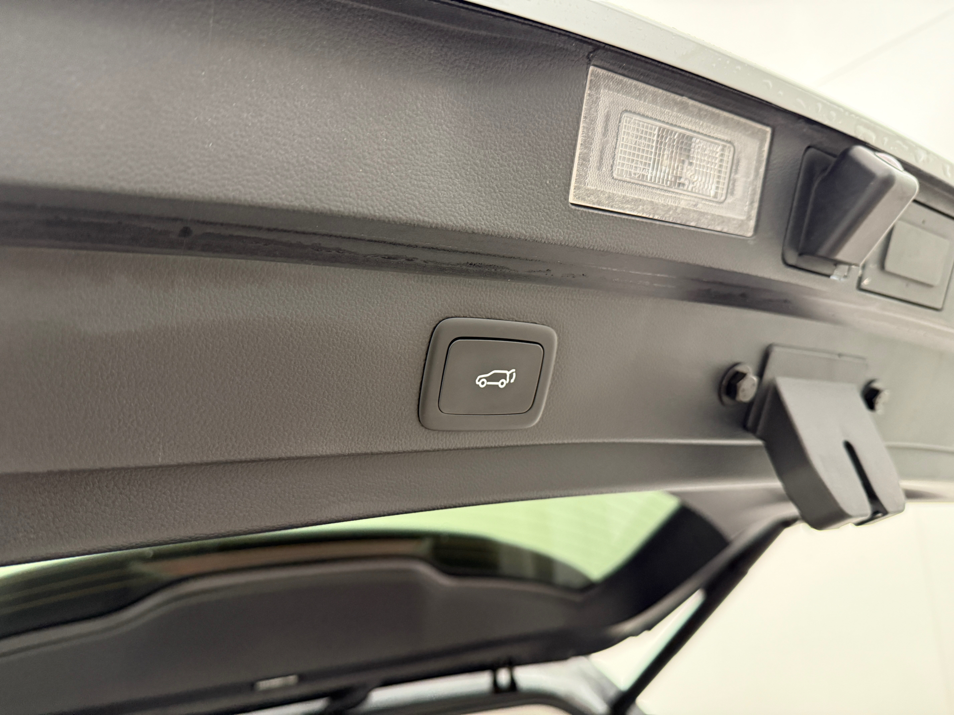 Grå MG Marvel R fra 2023