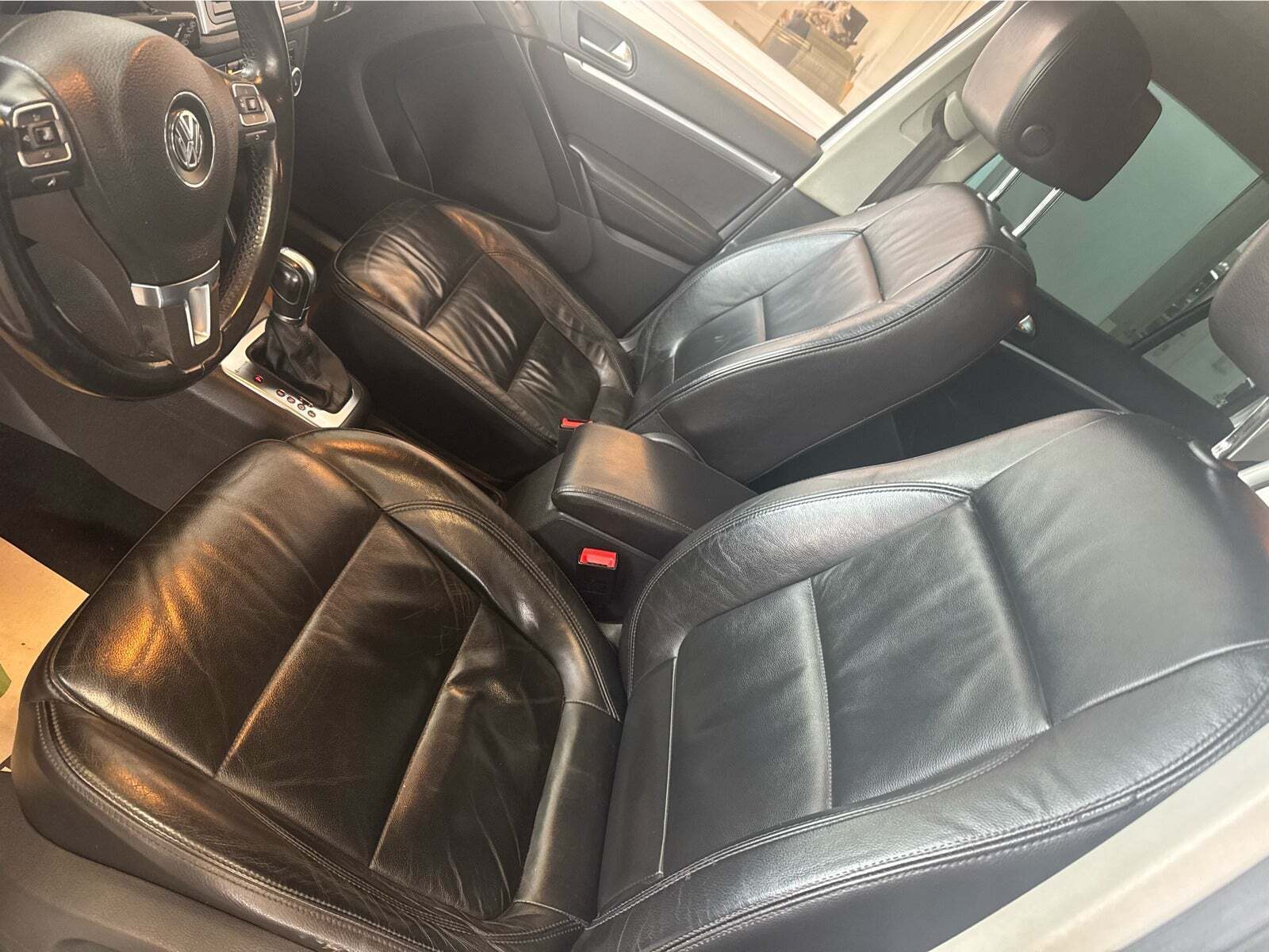 Sølv VW Tiguan fra 2012