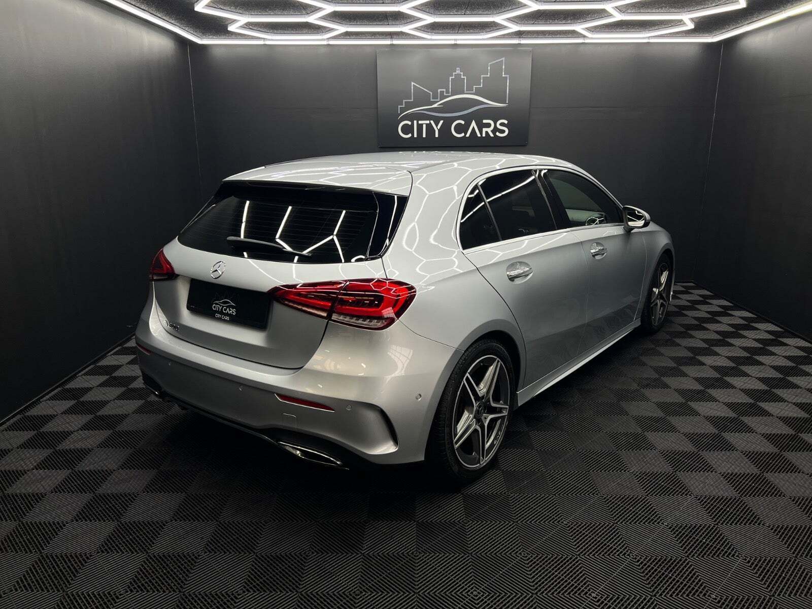 Sølv Mercedes A200 fra 2018