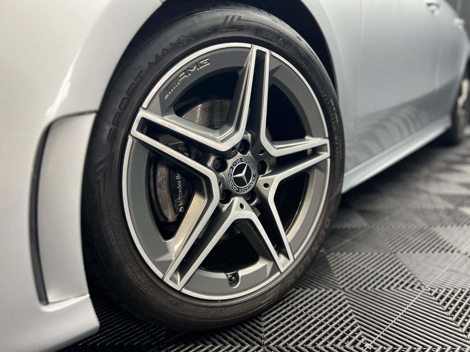 Sølv Mercedes A200 fra 2018