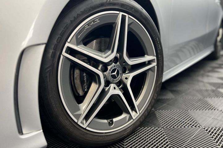 Sølv Mercedes A200 fra 2018