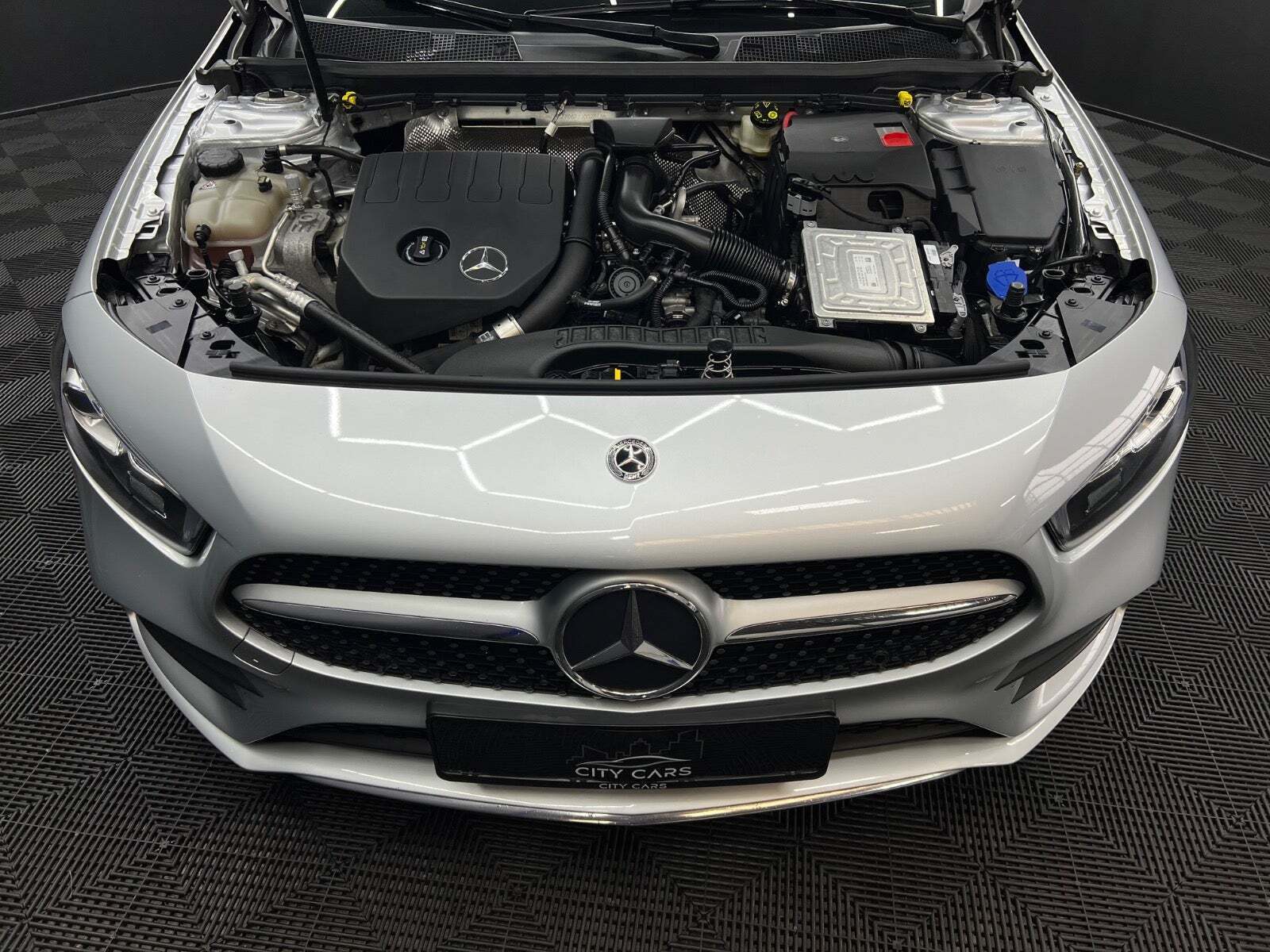 Sølv Mercedes A200 fra 2018