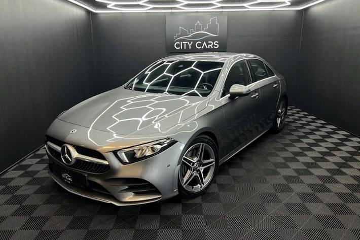 Grå Mercedes A200 fra 2021 set udefra