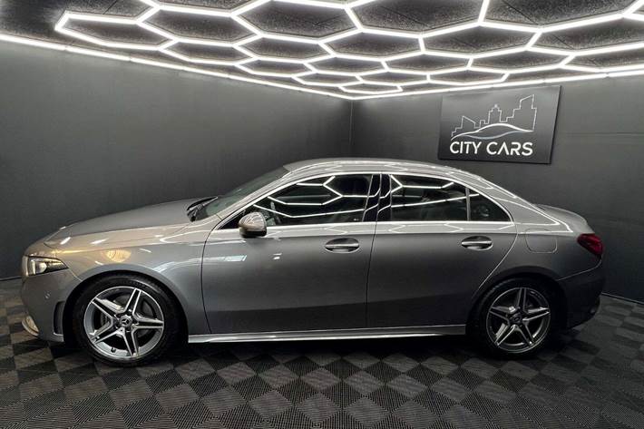 Grå Mercedes A200 fra 2021