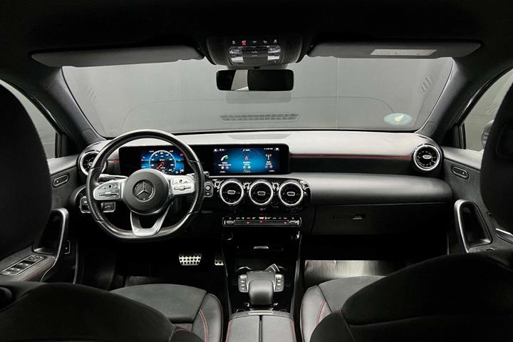 Grå Mercedes A200 fra 2021