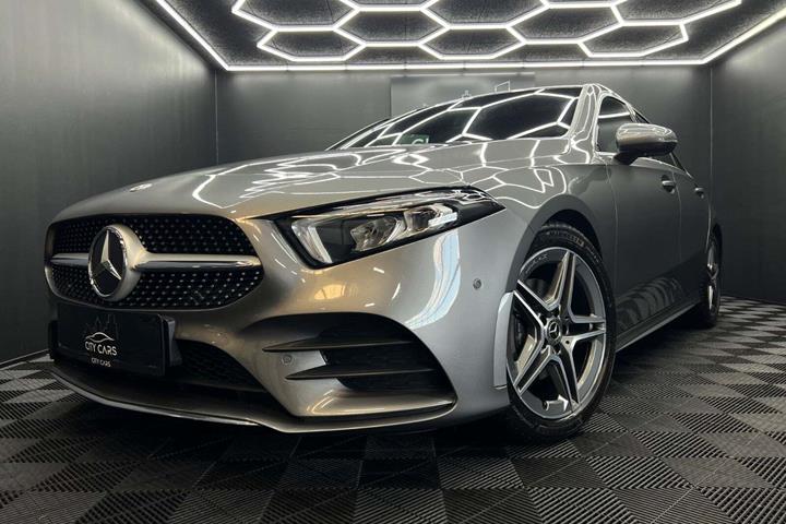 Grå Mercedes A200 fra 2021