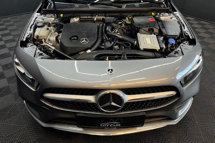 Grå Mercedes A200 fra 2021