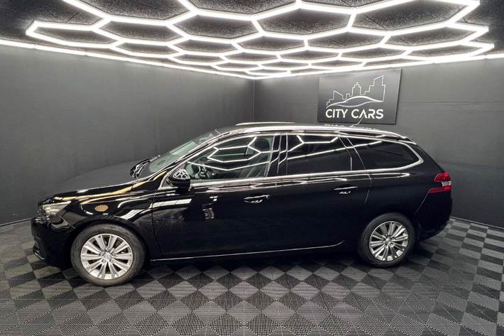 Sort Peugeot 308 fra 2017