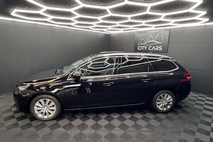 Sort Peugeot 308 fra 2017