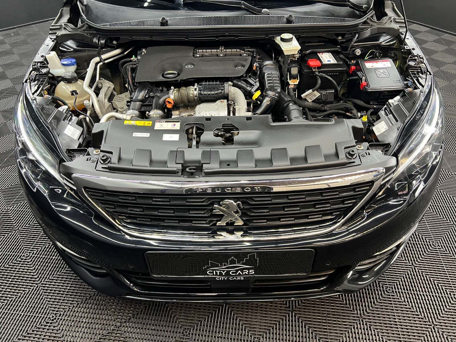 Sort Peugeot 308 fra 2017