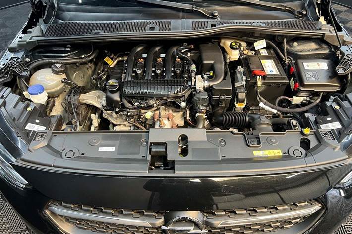 Sort Opel Corsa fra 2020