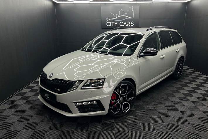 Grå Skoda Octavia fra 2018 set udefra