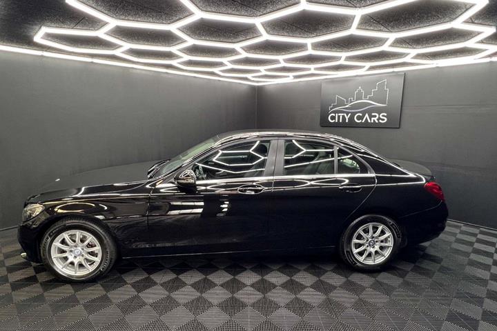 Sort Mercedes C220 d fra 2017