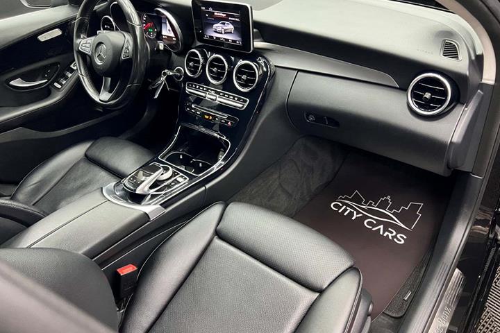 Sort Mercedes C220 d fra 2017