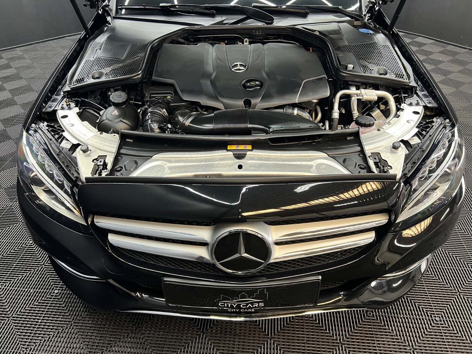 Sort Mercedes C220 d fra 2017