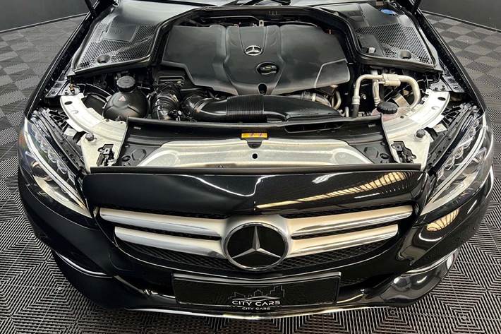 Sort Mercedes C220 d fra 2017